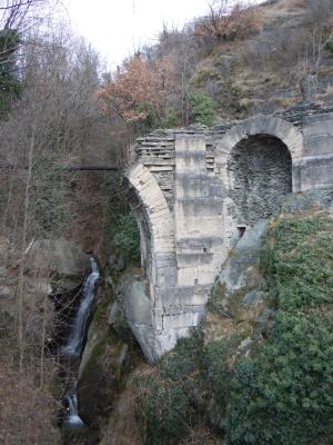 resti ponte romano di Saint-Vincent